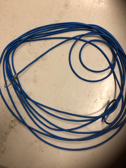 gummi-snore-till-kapell-bla